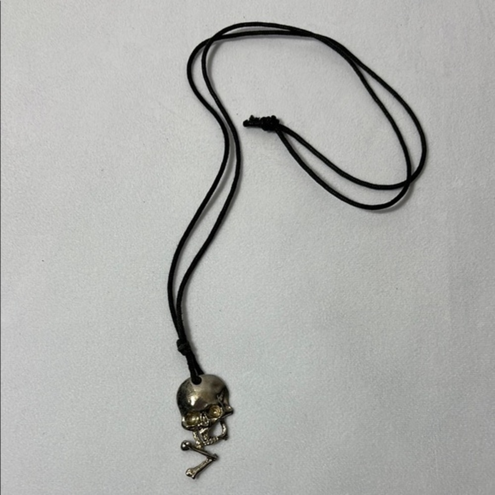 Silver Skull Pendant Necklace